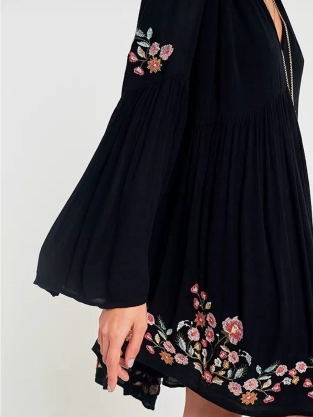 Free People Te Amo Black Floral Embroidered V-Neck Women's Dress/ Tunic - Picture 3 of 9
